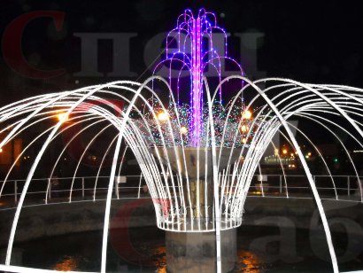 Светодиодный фонтан 9x9x4 м Белый с фиолетовым
