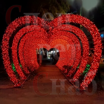 Светодиодная арка "Сердце" красное 4х2,7х0,6м