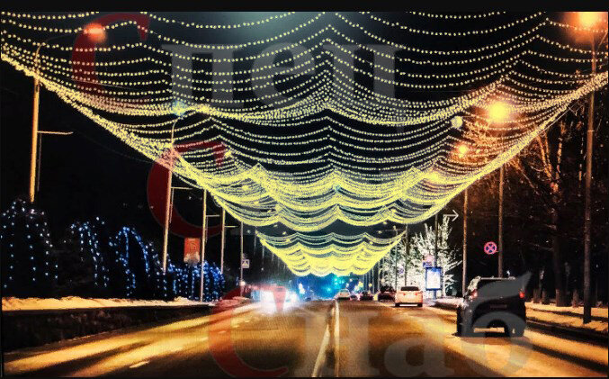 Подсветка деревьев. Гирлянды ip44 можно ли на улицу. Садовая гирлянда. Кабель для светильник шар уличный. Гирлянда кластер.